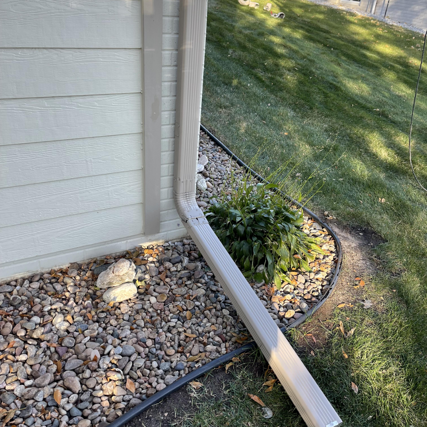 Magnetic Downspout Clip with Hinge
