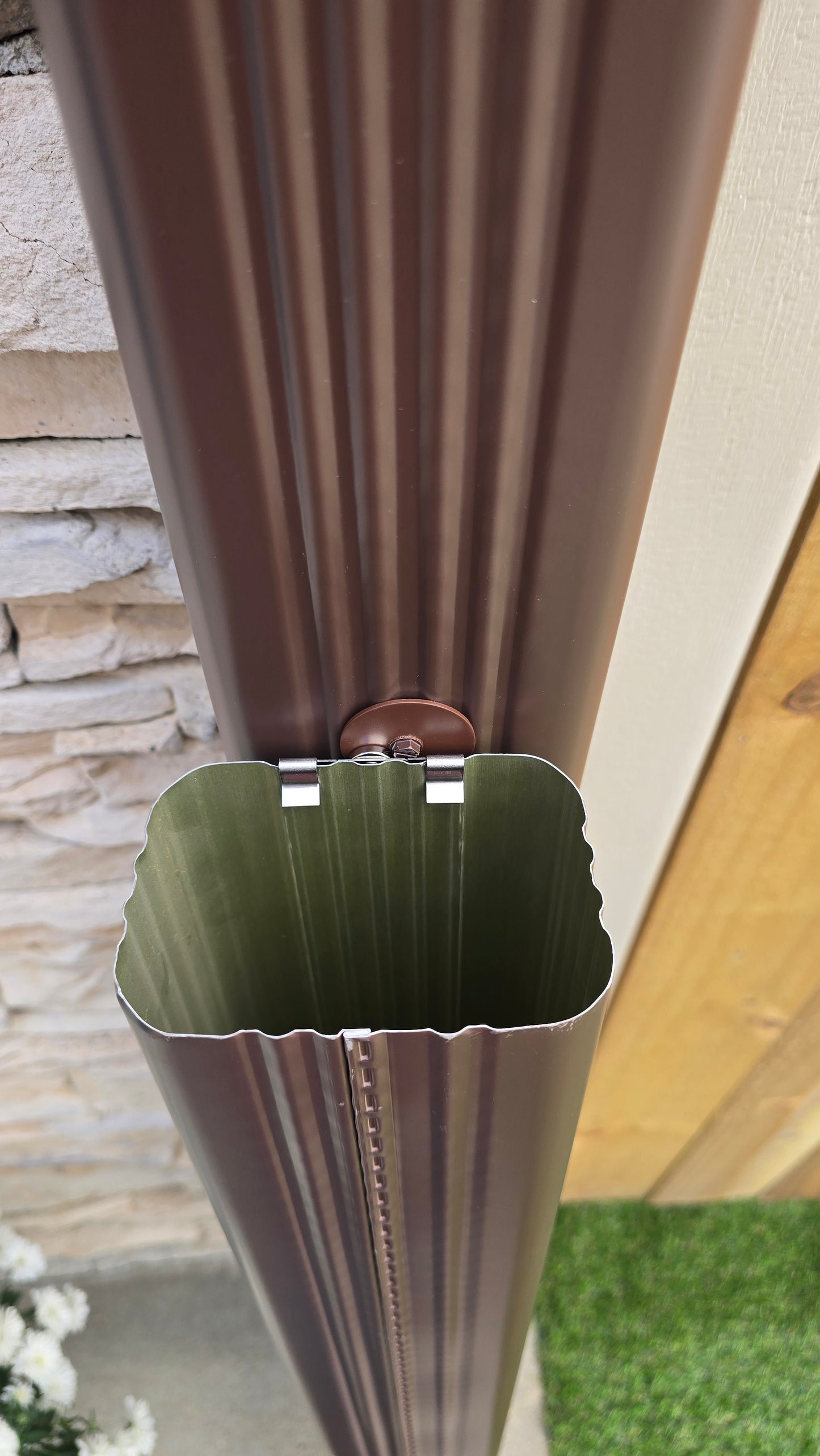 Magnetic Downspout Extension Retention Clip
