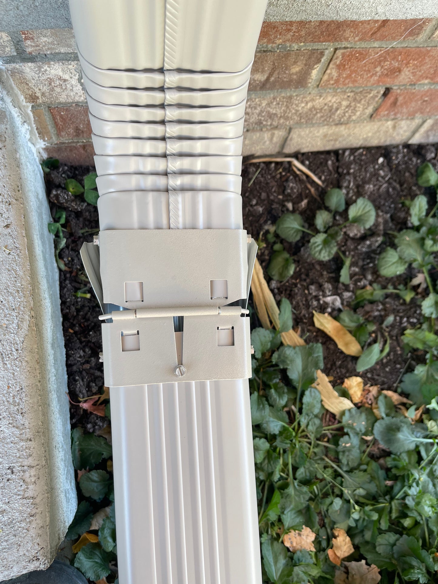 Magnetic Downspout Clip with Hinge