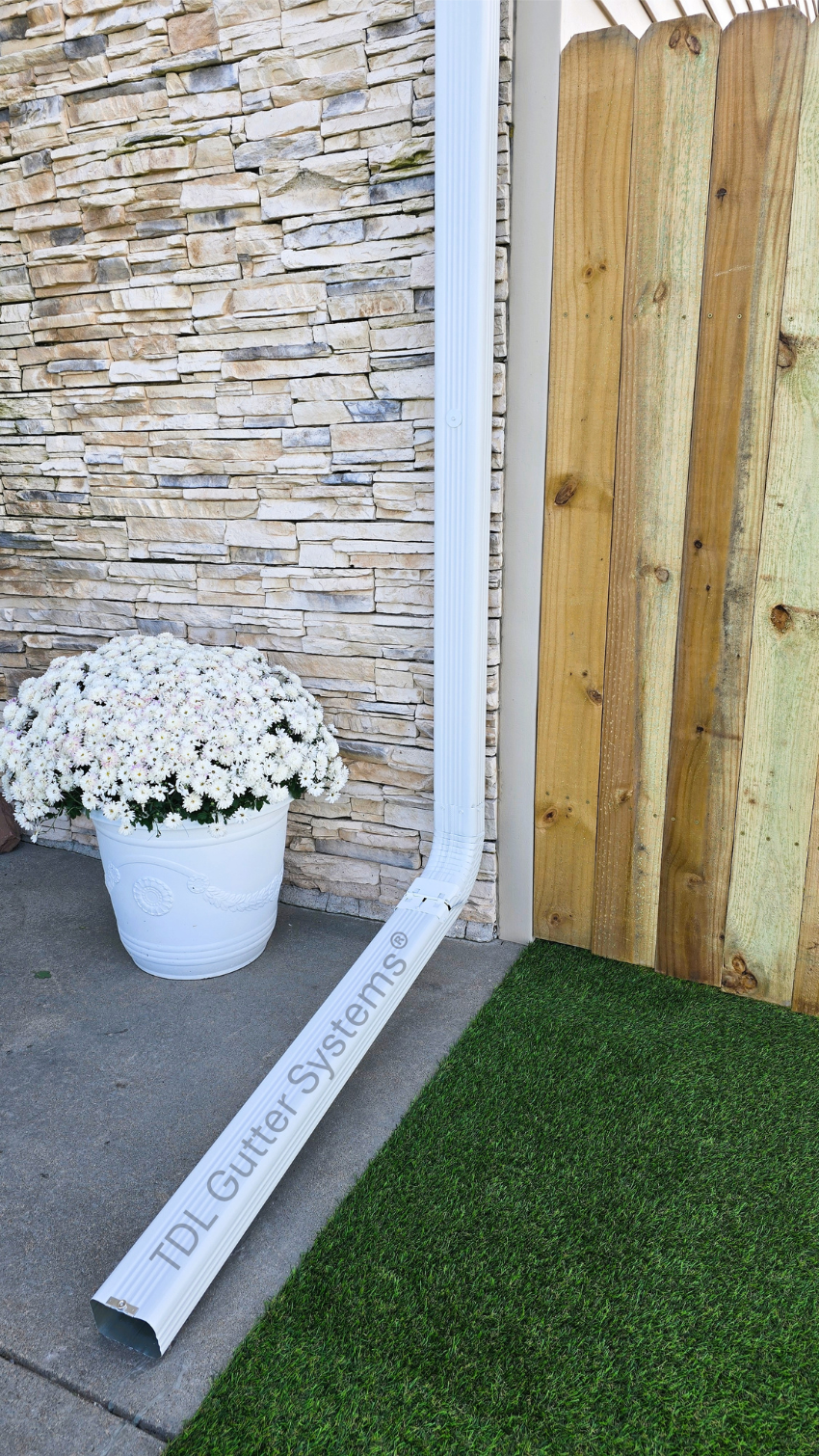 Magnetic Downspout Retention Clip With Steel Hinge