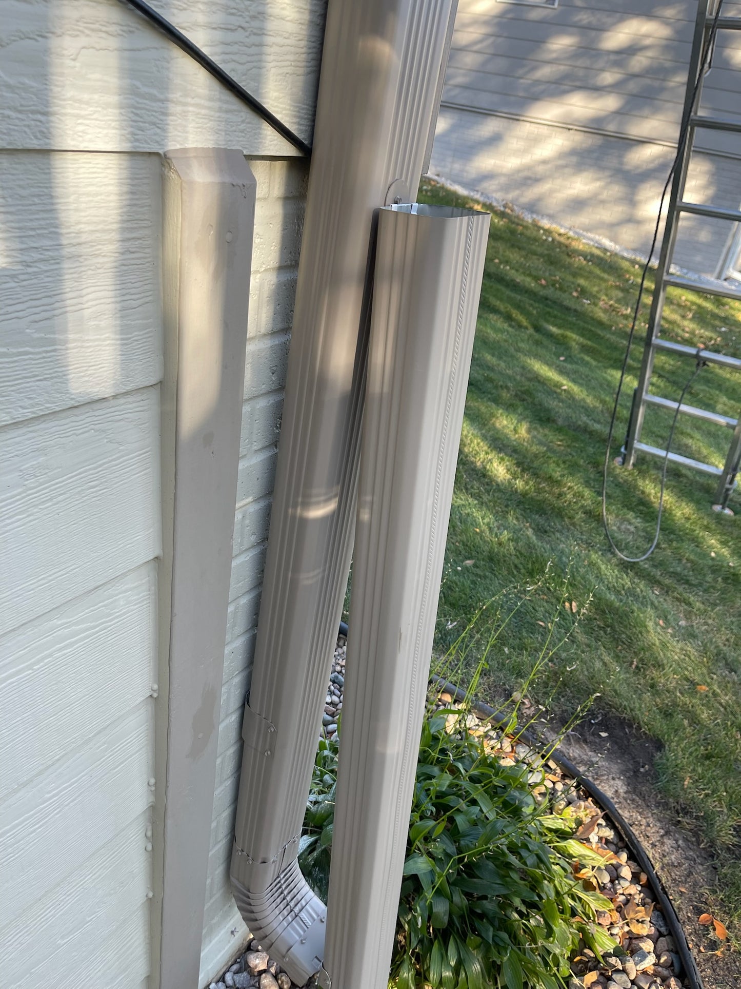 Downspout Extension Retention Clip